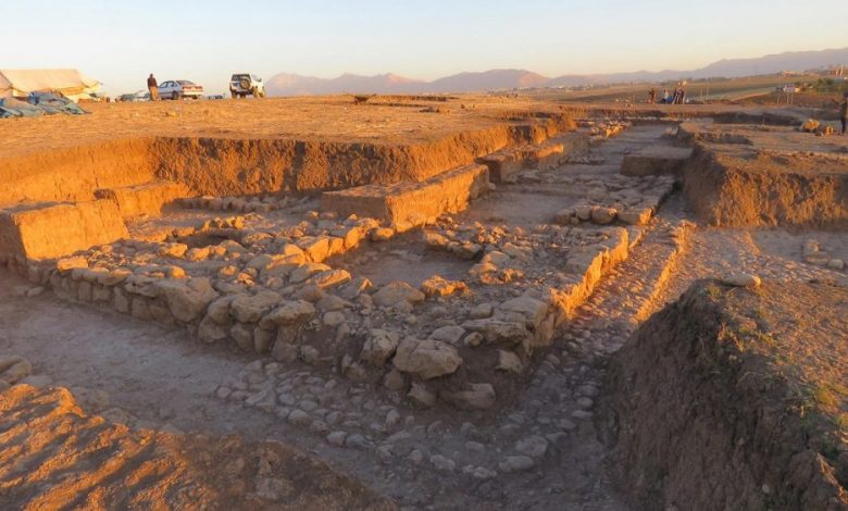 One of Kunara's public buildings during the excavations. Only a small part is known of this 25 x 40 m building, which is believed to date from the end of the 3rd millennium (around 2200 BC). Image Credit: A. Tenu / Mission archéologique française du Peramagron.