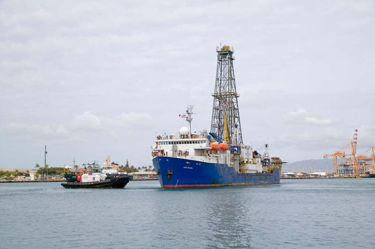 The scientific drilling ship JOIDES Resolution arrives in Honolulu after successful sea trials and testing of scientific and drilling equipment. IODP, CC BY-ND.