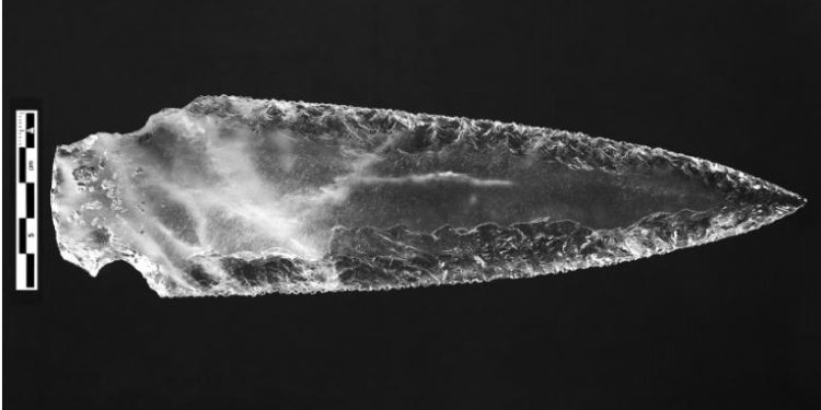 Dagger blade from Structure 10.049 (PP4-Montelirio sector). Image Credit: Miguel Angel Blanco de la Rubia.