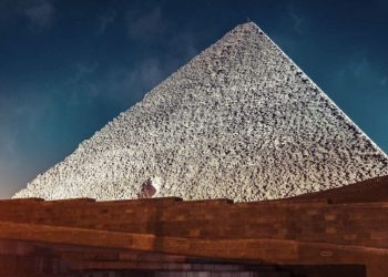 This documentary explores building the Great Pyramid with ancient technology