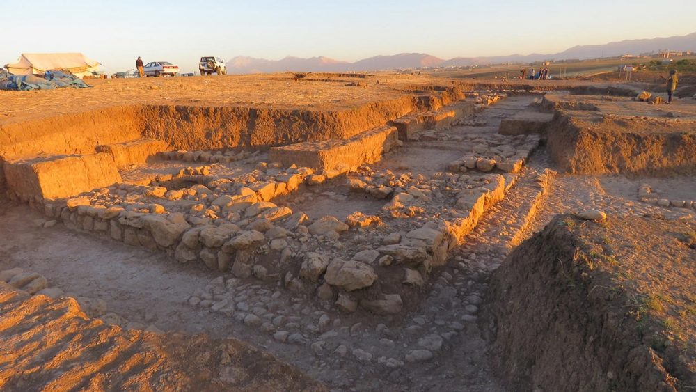 One of Kunara's public buildings during the excavations. Only a small part is known of this 25 x 40 m building, which is believed to date from the end of the 3rd millennium (around 2200 BC). Image Credit: A. Tenu / Mission archéologique française du Peramagron.
