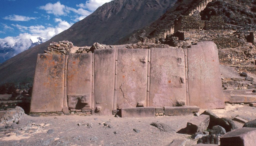 Wall of the Six Monoliths at Ollantaytambo. Image Credit: Wikimedia Commons.