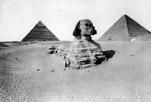 Pyramids-at-Giza-Rare-Images-3.jpg