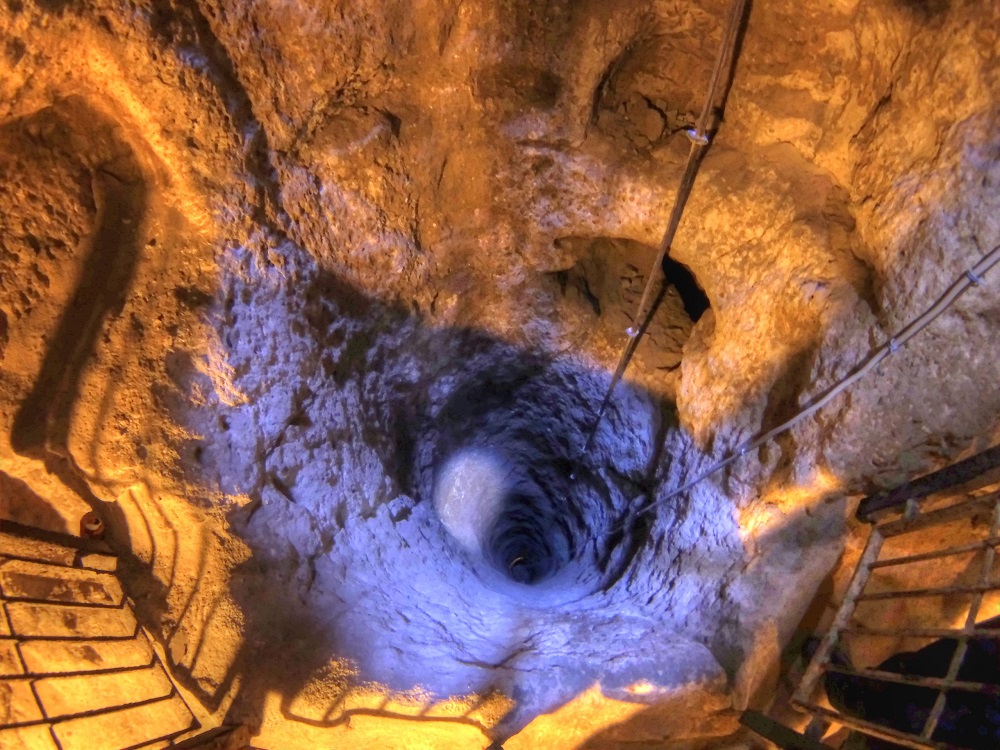 Deep ventilation well in Derinkuyu Underground City. Image Credit: Wikimedia Commons.