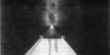 The great pyramid of Giza can focus electromagnetic energy