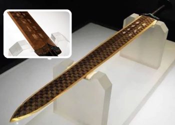 The Weapon That Defied Time; The Ancient Sword of Goujian