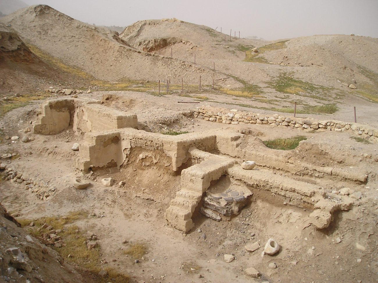 Dwelling foundations unearthed at Tell es-Sultan in Jericho. Image Credit: Wikimedia Commons.
