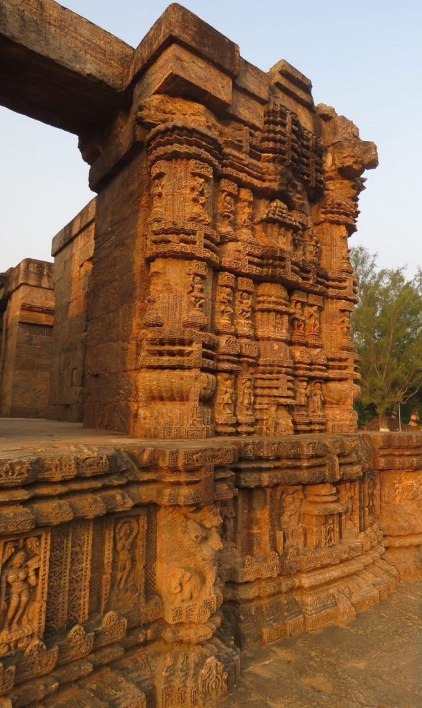 Another view of the stunning design at the Konark Sun Temple. Image Credit: Wikimedia Commons.