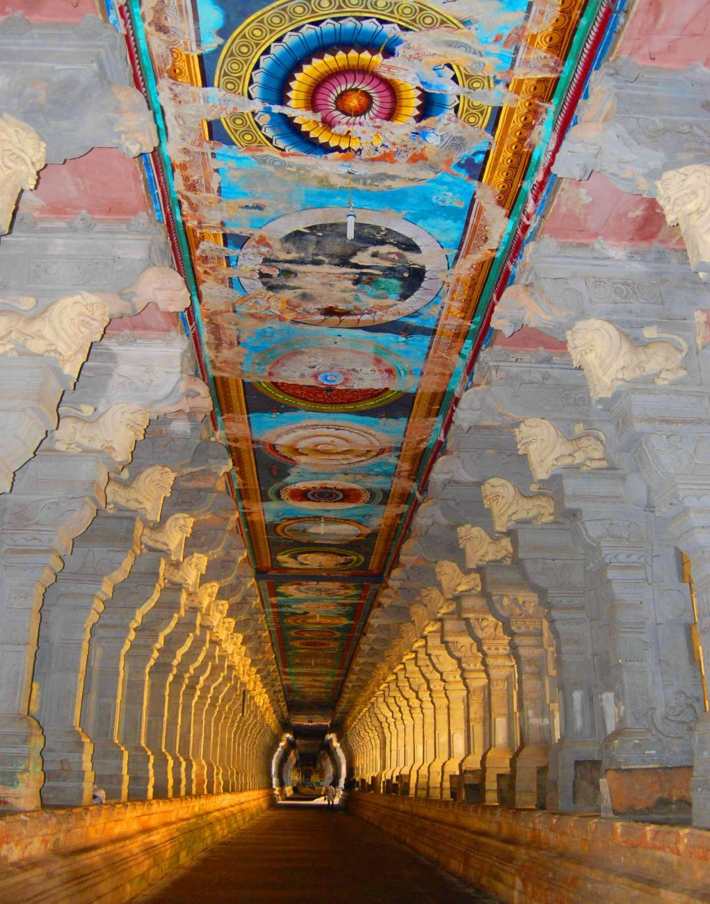 An image of the Great Corridor at the Rameswaram Ramanathaswamy Temple. Image Credit: Wikimedia Commons.