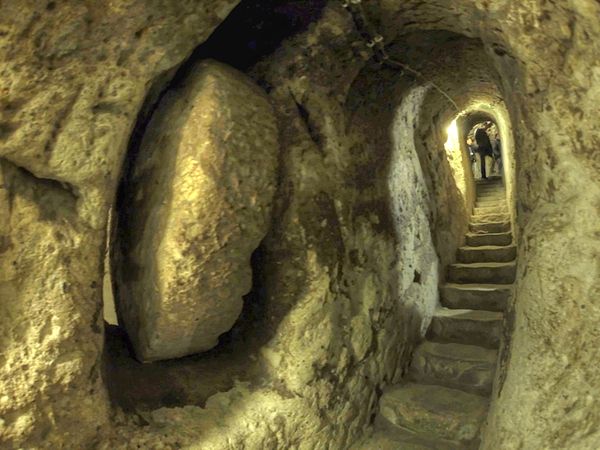 A passage in the underground city of Derinkuyu. Image Credit: Wikimedia Commons.