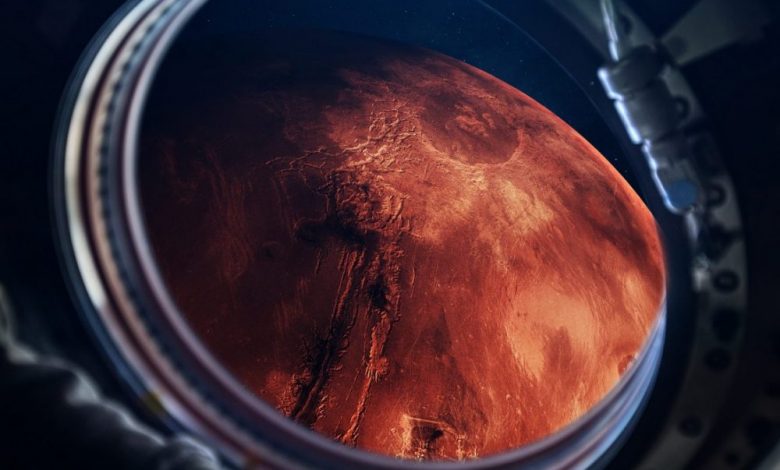 An artists illustration of a spacecraft visiting Mars. Shutterstock.