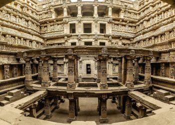 The inside of the stepwell. Image Credit: Wikimedia Commons / CC-BY-SA 4.0.