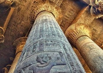 Hypostyle hall of the temple of Horus in Edfu. Shhutterstock.