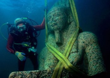 One of the many statues discovered at the sunken city. Image Credit: Christoph Gerigk / Franck Goddio / Hilti Foundation.