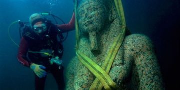 One of the many statues discovered at the sunken city. Image Credit: Christoph Gerigk / Franck Goddio / Hilti Foundation.