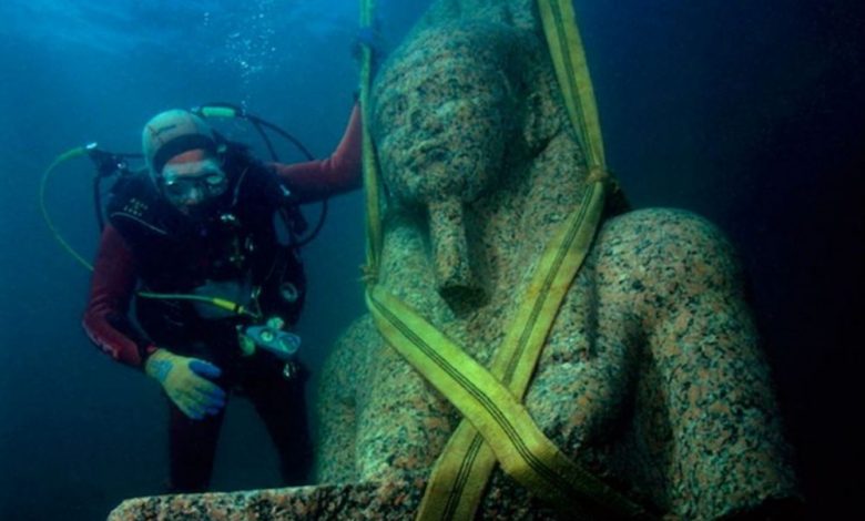 One of the many statues discovered at the sunken city. Image Credit: Christoph Gerigk / Franck Goddio / Hilti Foundation.