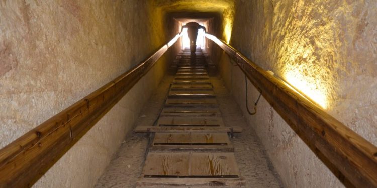 A passage leading inside the pyramid. Shutterstock.