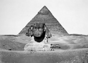 The Pyramid of Cheops and the Sphinx, photograph by Antoine Beato ca. 1880. Shutterstock.