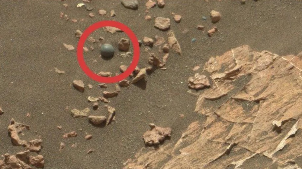 What some users thought was an alien artifact on Mars is actually a concretion less than a quarter inch (5 mm) in size. NASA analysed it using its rover and found it's actually made up of calcium sulfate, sodium and magnesium. Image Credit: NASA.