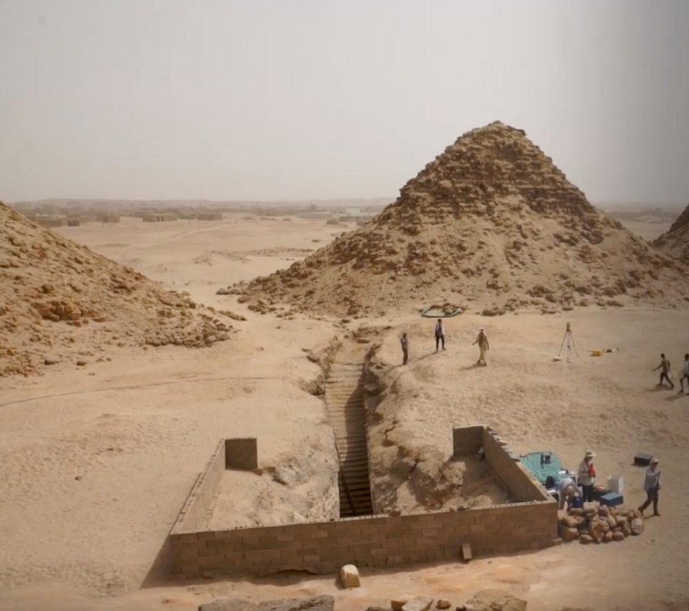 Entering the submerged chambers of the Pyramid. Image Credit: Nat Geo / YouTube.