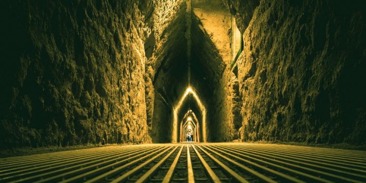 Inside the tunnels of the pyramid of Cholula. Shutterstock.