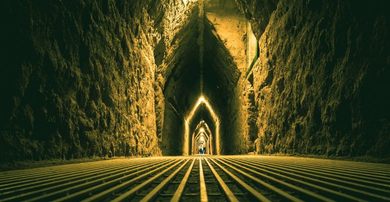 Inside the tunnels of the pyramid. Shutterstock.