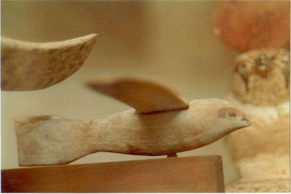 A Side view of the Saqqara bird. Image Credit: Wikimedia Commons / CC BY-SA 3.0.
