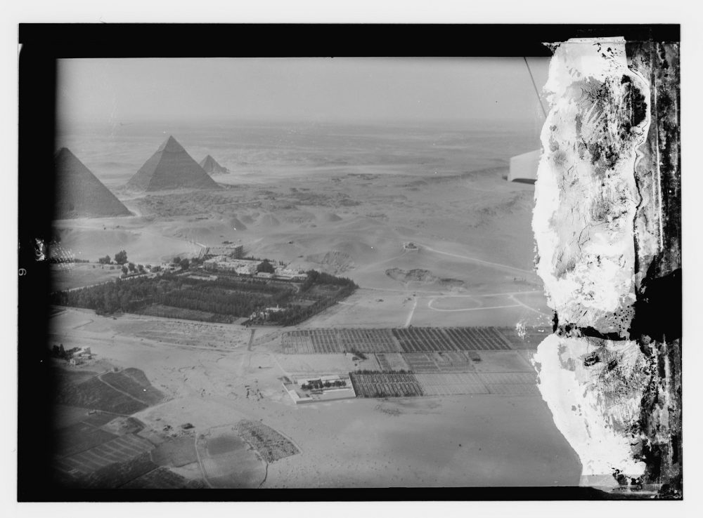 Aerial view of the Pyramids of Giza. Rare Image taken between 1910 and 1946. Source: Library of Congress / Wikimedia Commons.