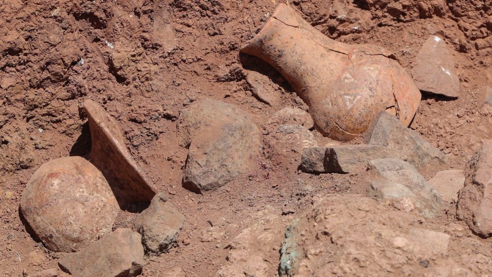 Numerous artifacts of great importance were excavated by experts. Image Credit: EFE/ Martin Alipaz.