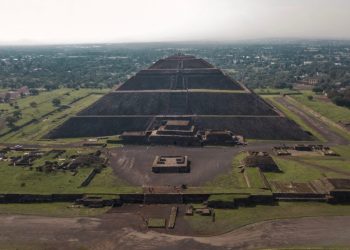 An aerial view of the pyramid at Teotihuacan. Shutterstock.