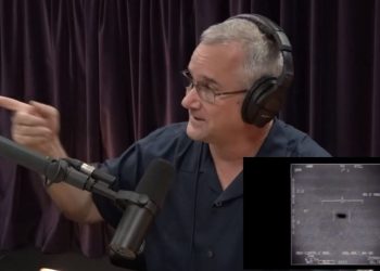 Navy Pilot speaking about his UFO encounter. Image Credit: Joe Rogan Experience / YouTube.