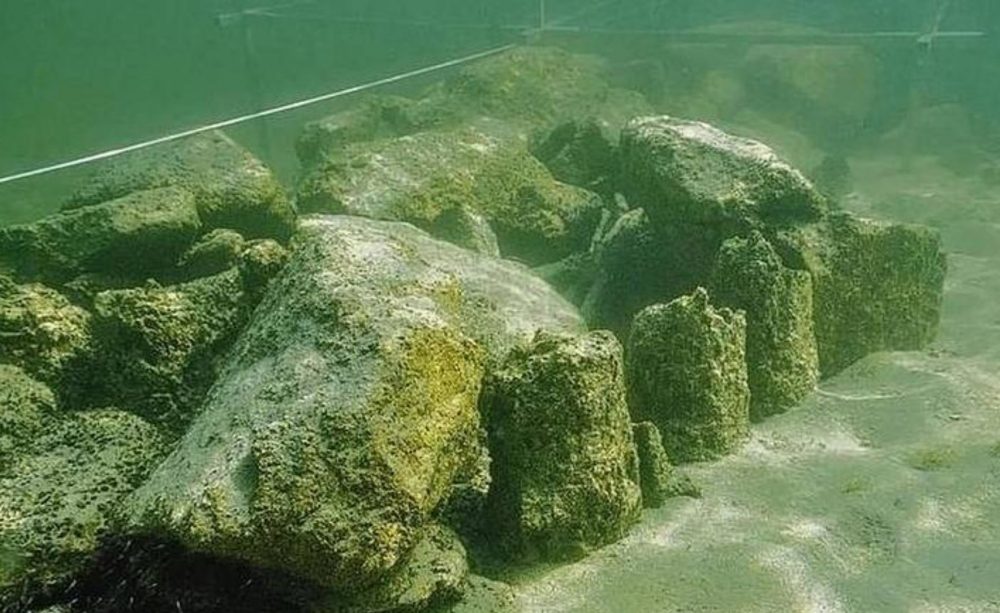 Seen here are some of the stones located at a depth of around 5 meters below Lake Constance. Image Credit: Thurgau Archaeology.