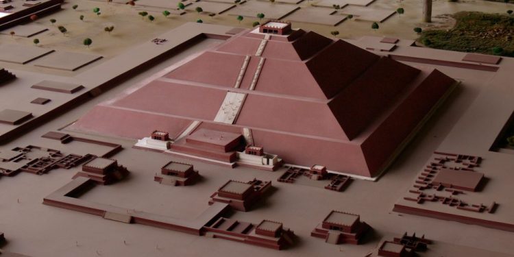 A model of the Pyramid of the Sun at Teotihuacan. Image Credit: Teotihuacan Museum / Wikimedia Commons.