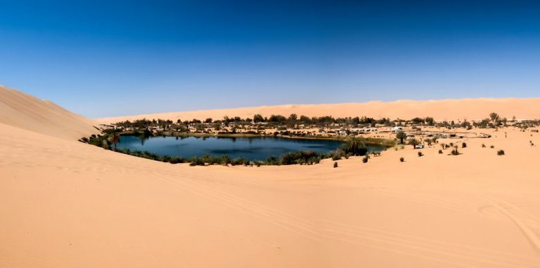 An image of the Ubari oasi in the Sahara desert, Fezzan, Libya, Africa. Shutterstock.