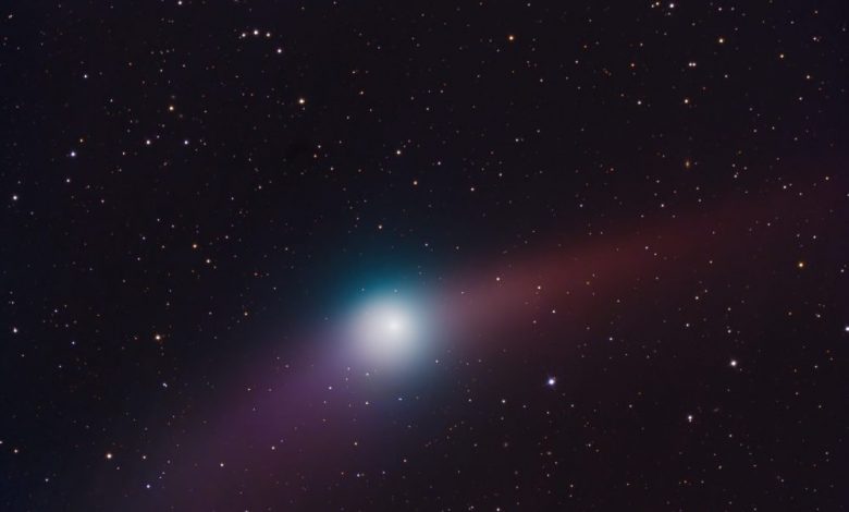 An image of Comet Garradd C2009 P1. Shutterstock.