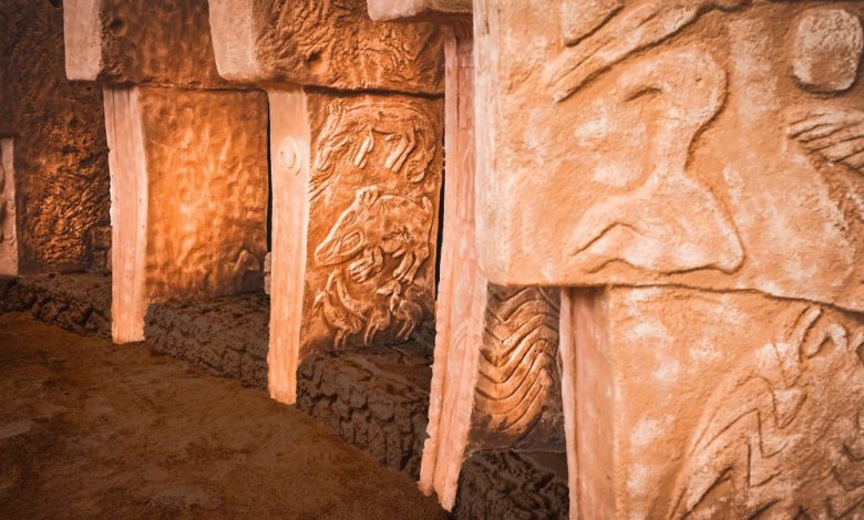 An image of the stone pillars of Göbekli Tepe. shutterstock.