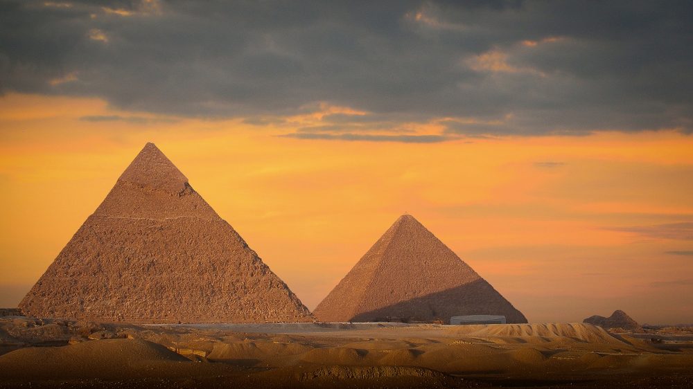 An image of the pyramids of Khufu and Khafre at the Giza plateau. Shutterstock.