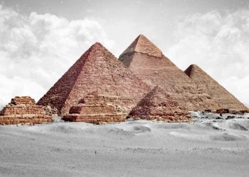 A view of the Giza plateau and the Pyramids. Shutterstock.