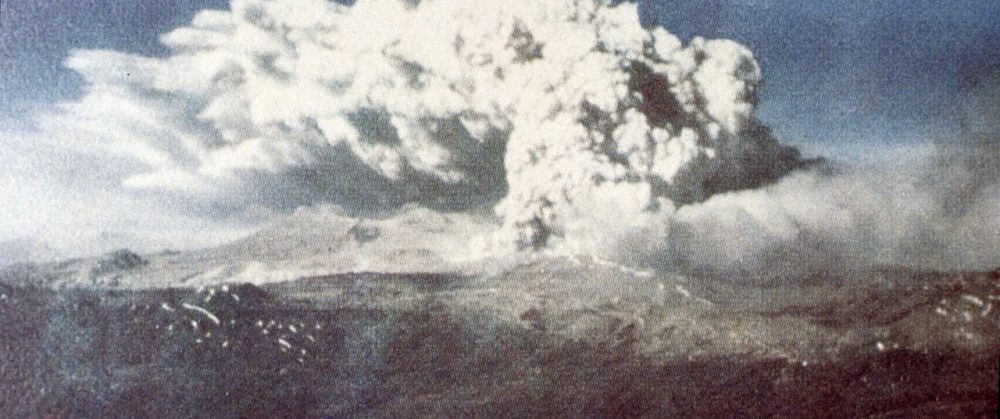 An image showing the eruption of Cordón Caulle following the earthquake of 1960. Image Credit: Wikimedia Commons.