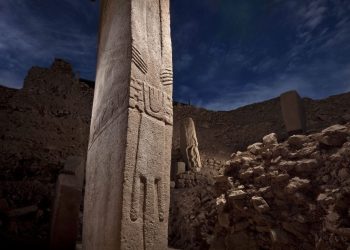 One of the many ancient pillars of Göbekli Tepe. Image Credit: Pinterest.