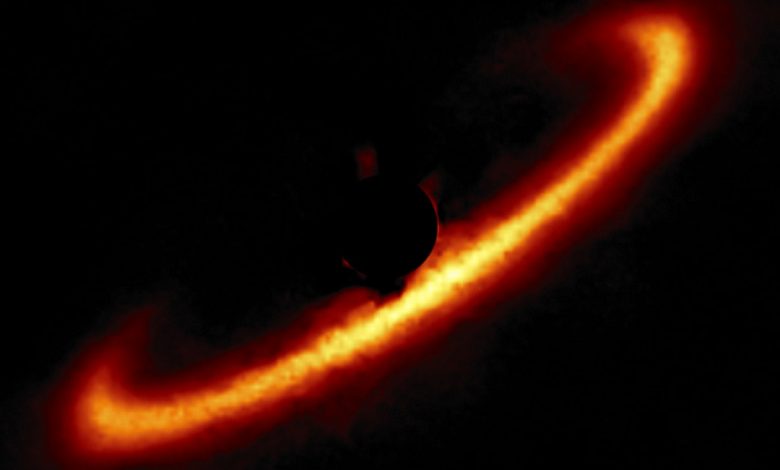 An image of a ring of dust around the star HR 4796 A. Image Credit: International Gemini Observatory, NOIRLab, NSF, AURA and Tom Esposito, UC Berkeley.