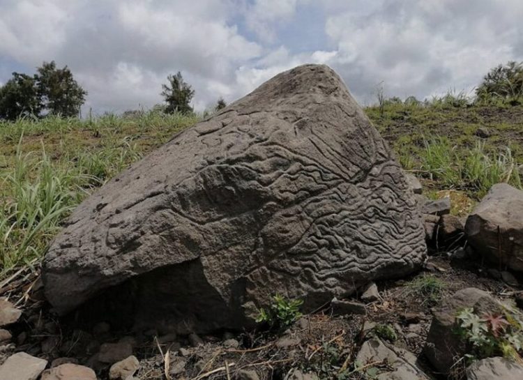 An image of the stone map carved on the volcanic rock. Image Credit: INAH.