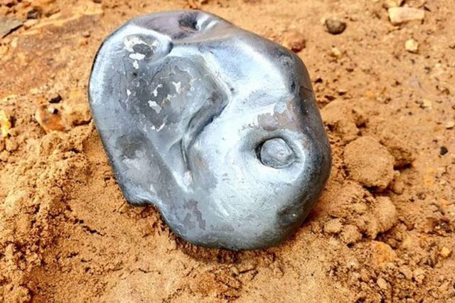 An image of the bright,. metallic meteorite that crashed in India. Image Credit: Twitter.
