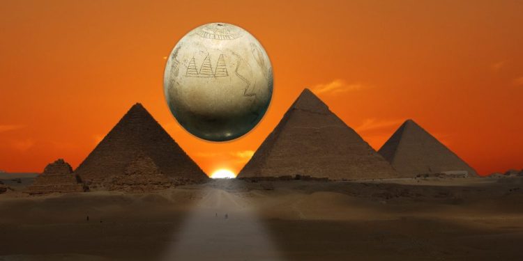 An illustration showing the Ostrich egg allegedly depicting the pyramids, and the Giza pyramids in the background. Image Credit and elements: Shutterstock / Curiosmos.