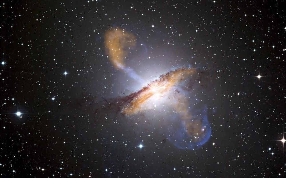 A distant supernova. ESO/WFI (visible); MPIfR/ESO/APEX/A.Weiss et al. (microwave); NASA/CXC/CfA/R.Kraft et al. (X-ray)