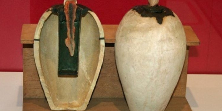 A Baghdad Battery displayed in a museum. Since several of these artifacts were stolen in 2003, few photographs have been published.