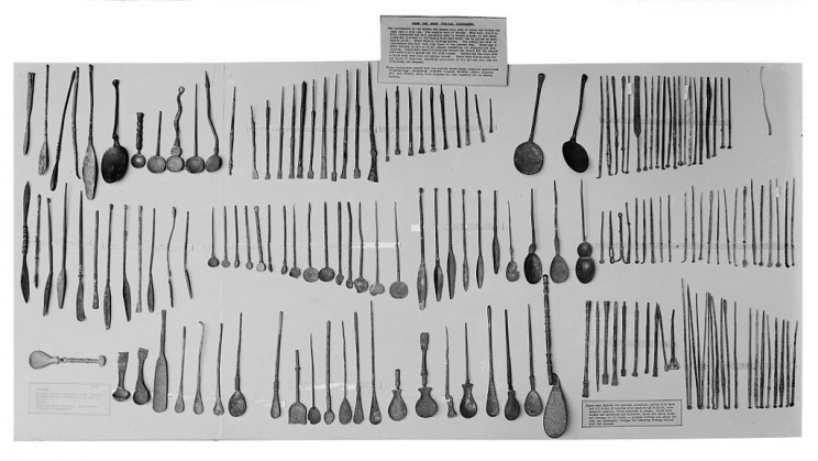 Ancient Greek and Roman surgical tools. 