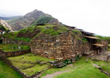 Side view of the remains of the ancient "castle" of Chavin de Huantar. Source: South American Wonders