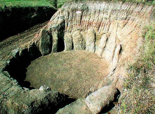 The ancient Cholakova Mound as photographed shortly after being excavated for the first time. Unfortunately, almost nothing remains today.