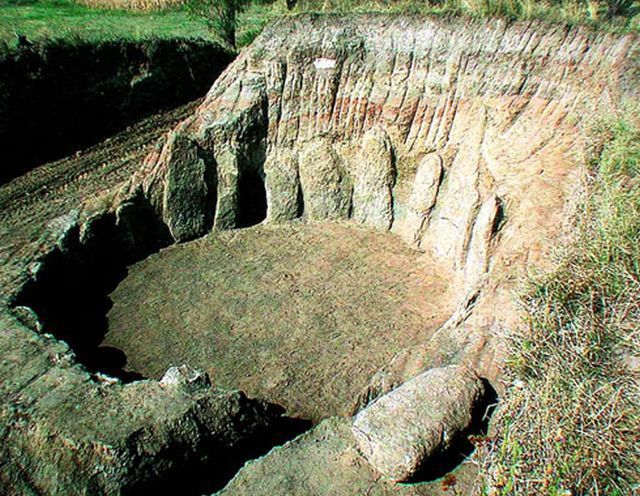 The ancient Cholakova Mound as photographed shortly after being excavated for the first time. Unfortunately, almost nothing remains today.
